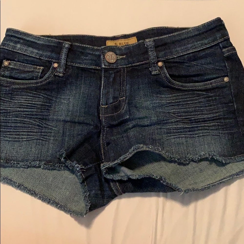 Women’s jean shorts • size 2 (women’s)/3(juniors)